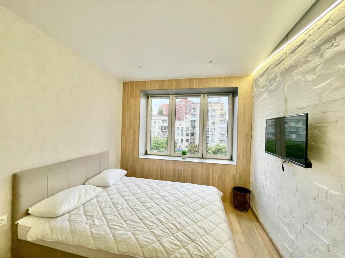 1 Room Apartment Near Peremohy Square 基輔 外观 照片