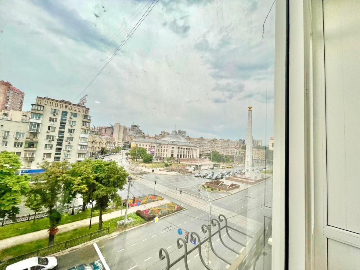 1 Room Apartment Near Peremohy Square 基輔 外观 照片